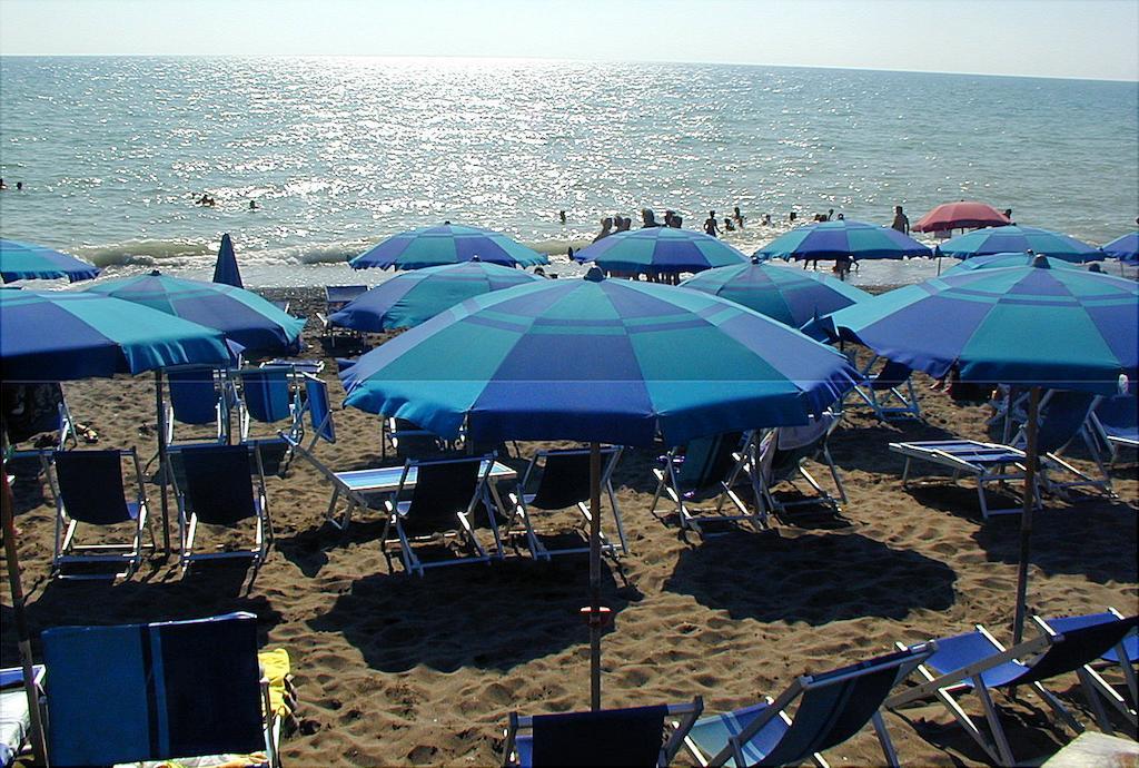 Camping Free Beach Marina Di Bibbona Exterior foto